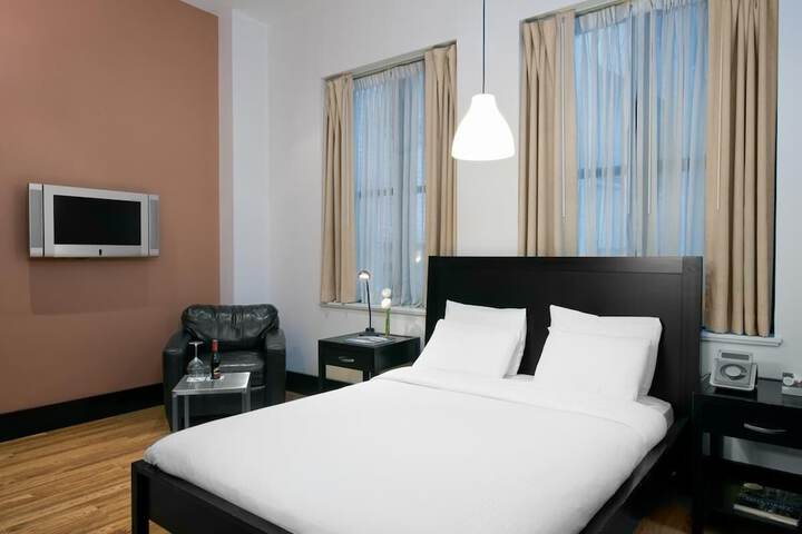 Room 15 of 37