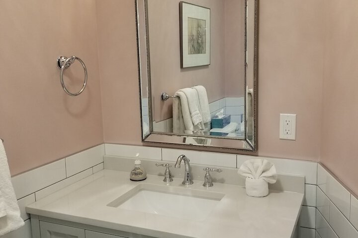The Lady MacDonald Country Inn