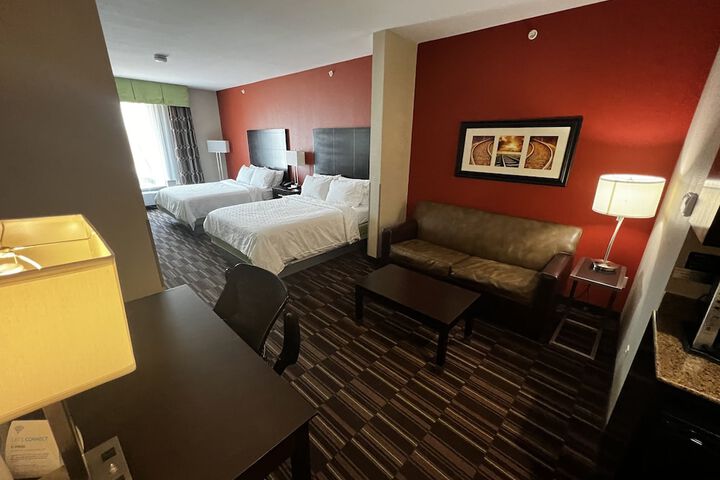 Room 33 of 52