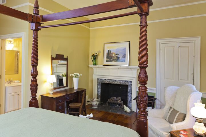 The Lily Inn