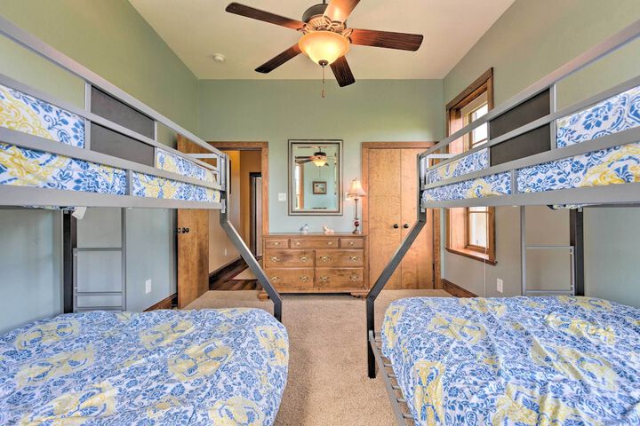 Bright Waveland Home - Walk to Beach Access!