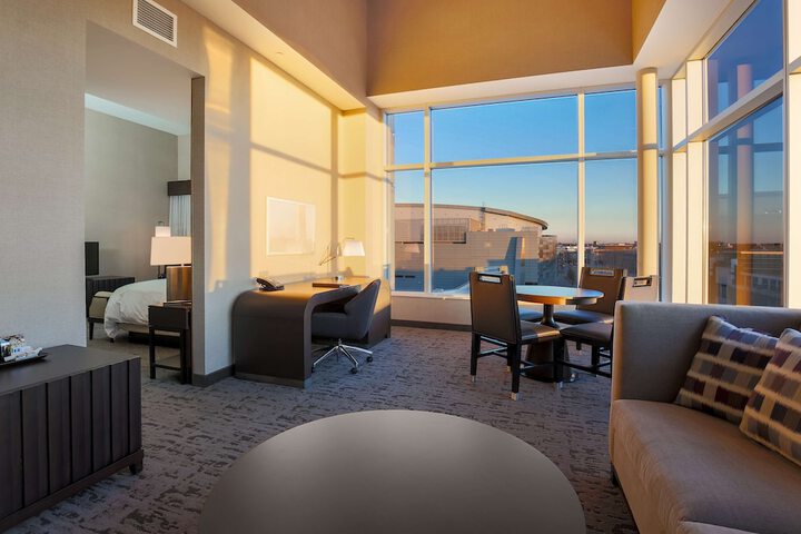 DoubleTree by Hilton Evansville
