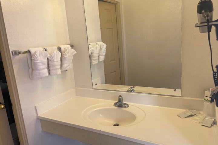 Room 15 of 24