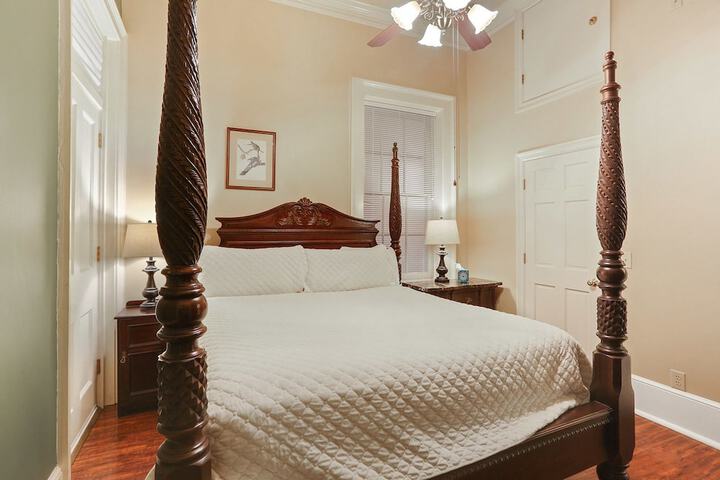Room 22 of 82