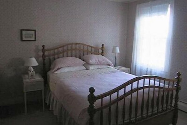 Room 13 of 27