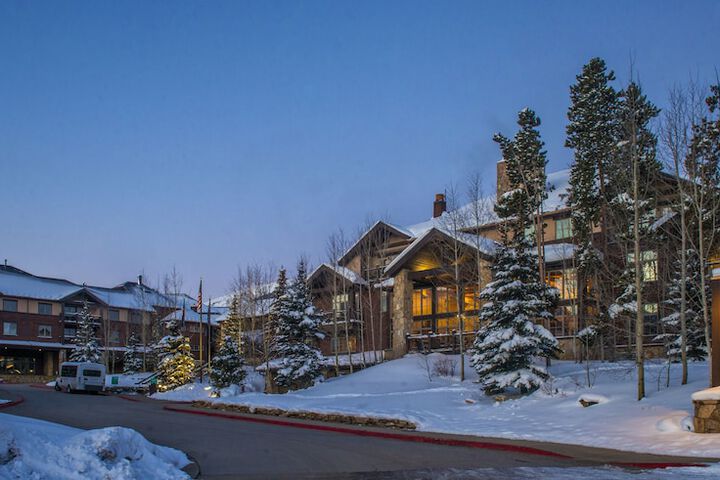 Grand Timber Lodge