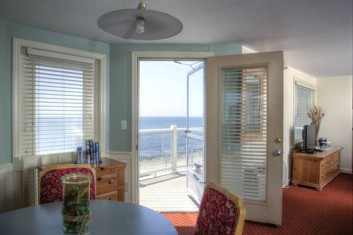The Corsair & Cross Rip Oceanfront Resort