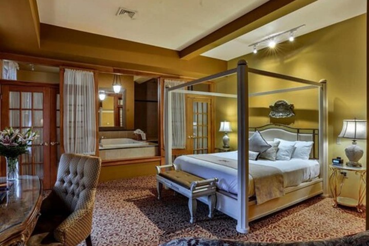 Room 31 of 100