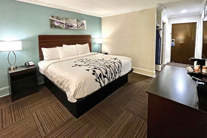Room 40 of 49