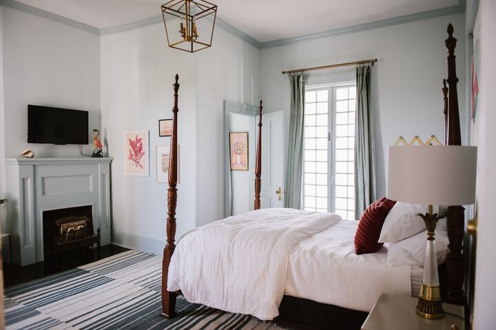 Room 22 of 46