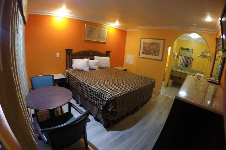 Room 10 of 23