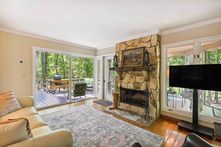 Lakefront Hamilton Cabin w / Dock & Fire Pit!
