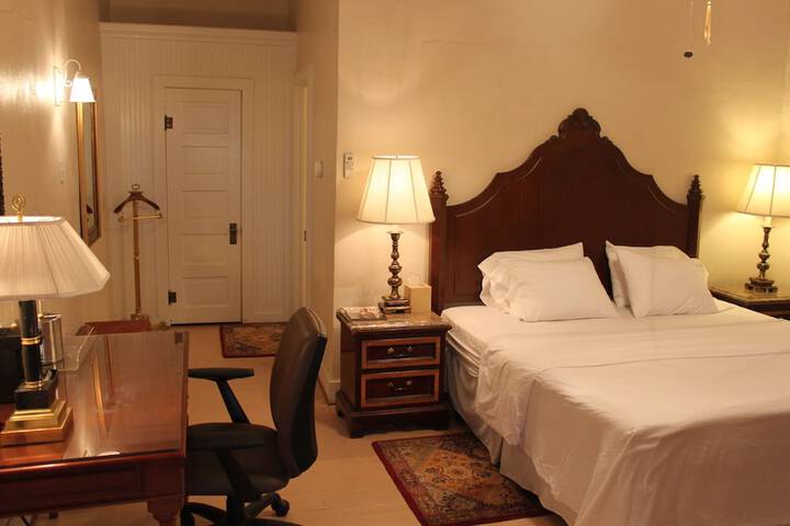 The Hotel Limpia
