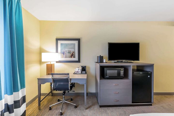 Room 42 of 83