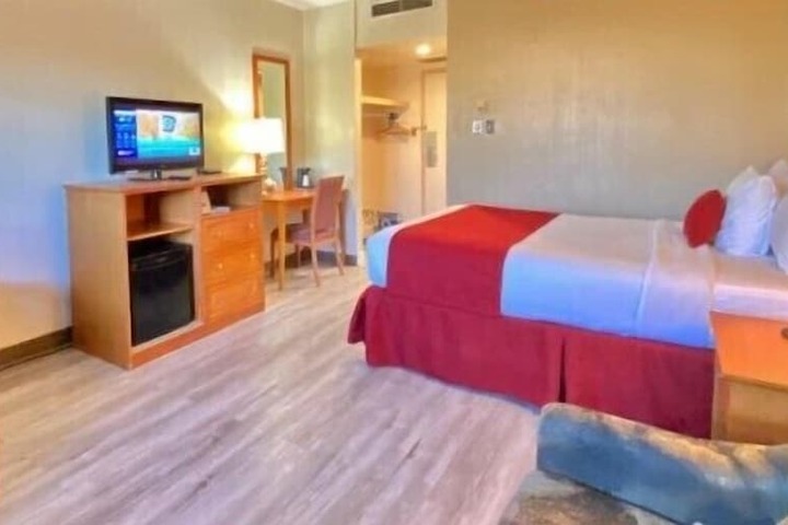Room 4 of 20