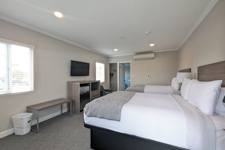 Room 22 of 38