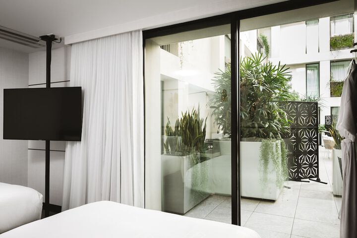 Room 53 of 120