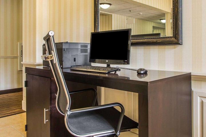 Business Center 52 of 52