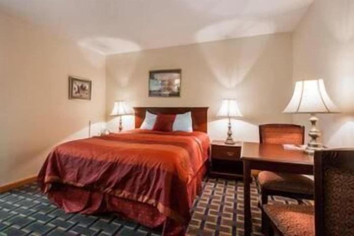 Room 17 of 19
