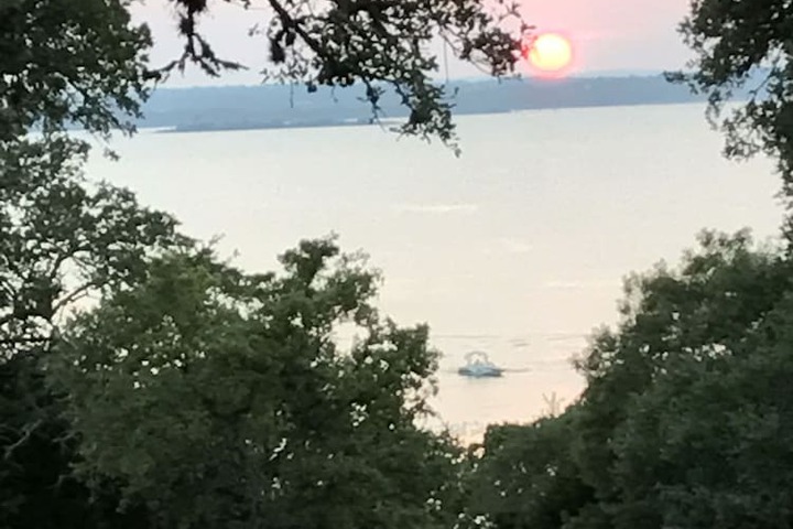 Equinox Inn at Canyon Lake