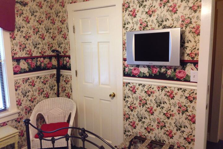 Room 56 of 80