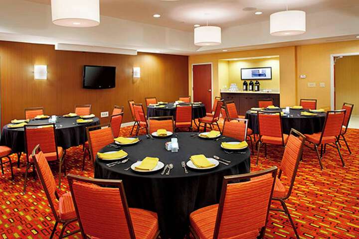 Courtyard by Marriott Akron Stow