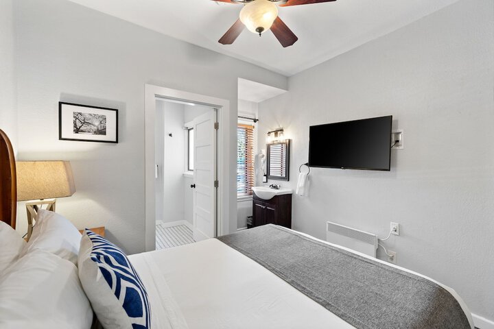 Room 62 of 68