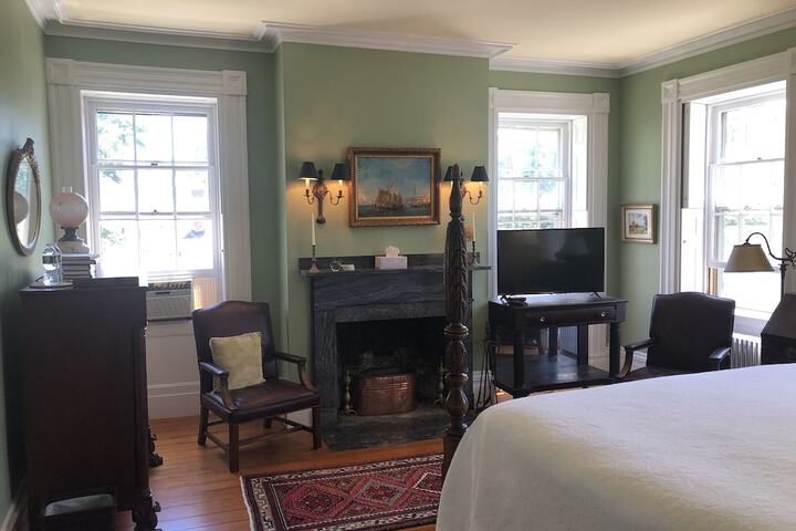 Delano Homestead Bed & Breakfast