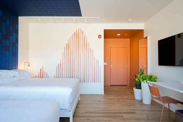 Room 22 of 71