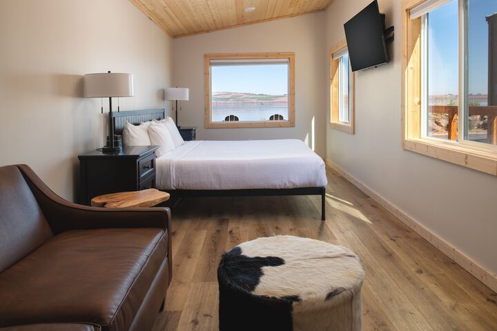 River Lodge and Cabins