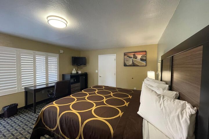 Room 20 of 28