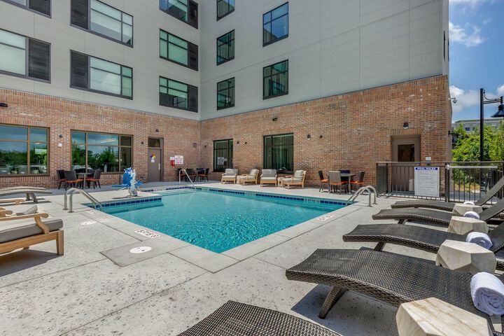 DoubleTree by Hilton Charleston Riverview