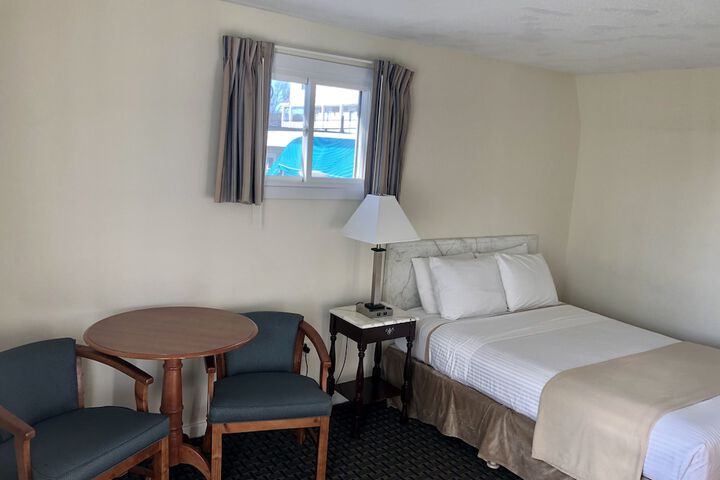 Sea Cliff House Motel