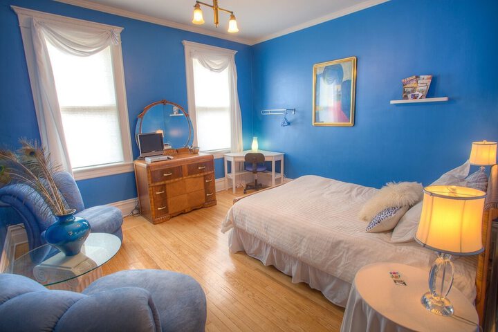 Room 5 of 17