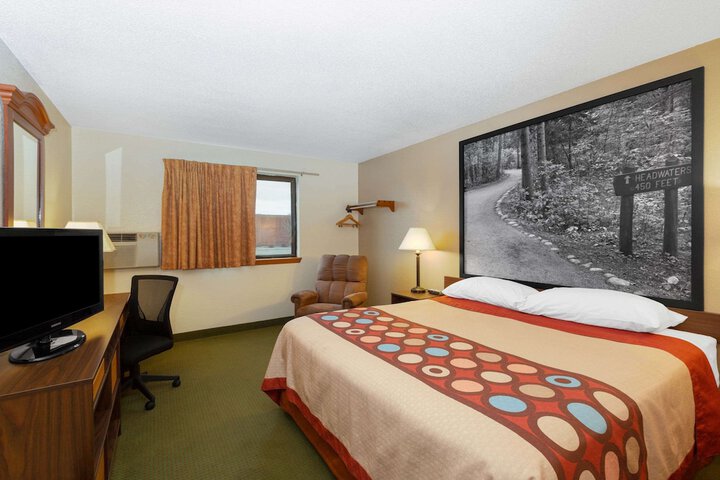 Room 14 of 36