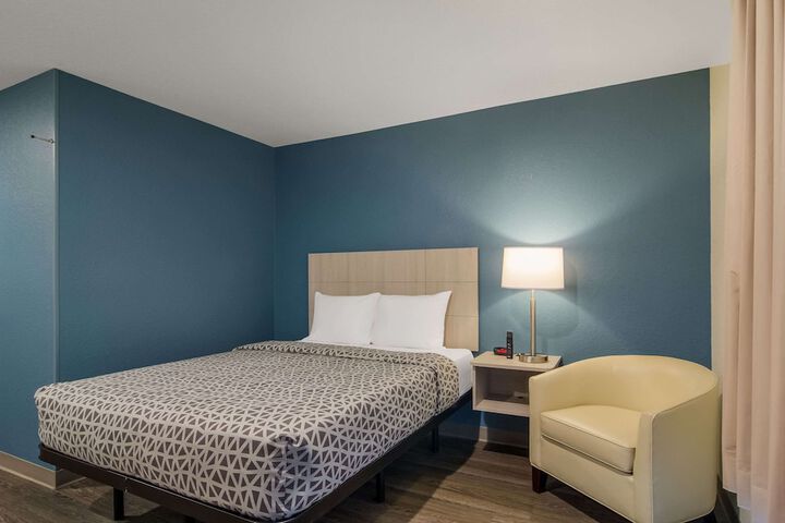 Room 14 of 25