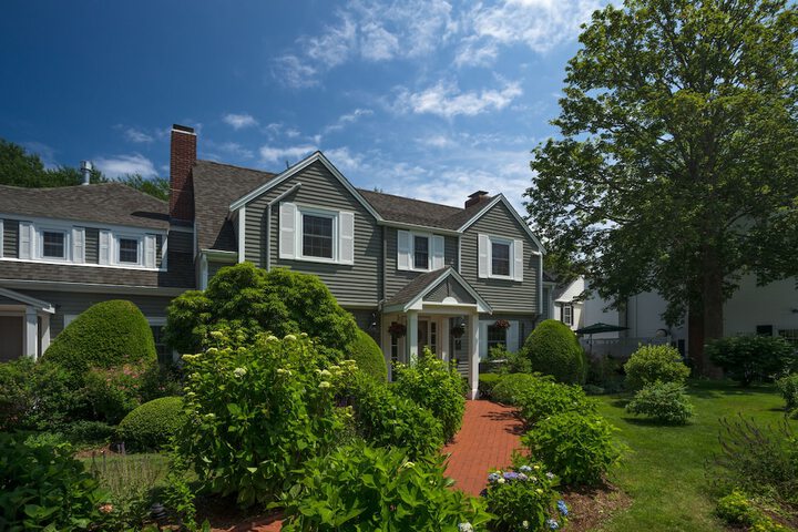 Old Harbor Inn