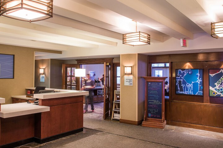 Holiday Inn Express and Suites Tremblant by IHG