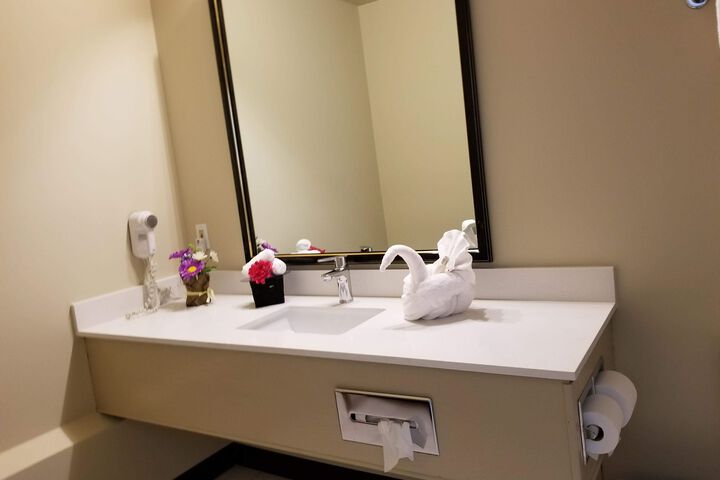 Travelodge by Wyndham Conference Centre & Suites Whitecourt