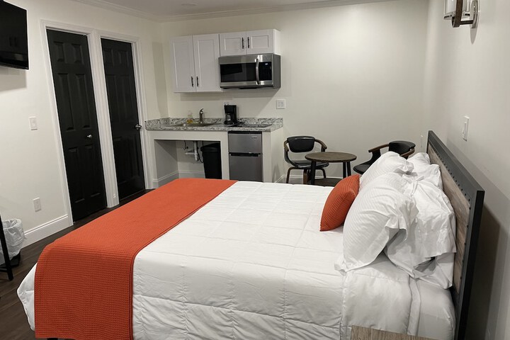 Room 78 of 103