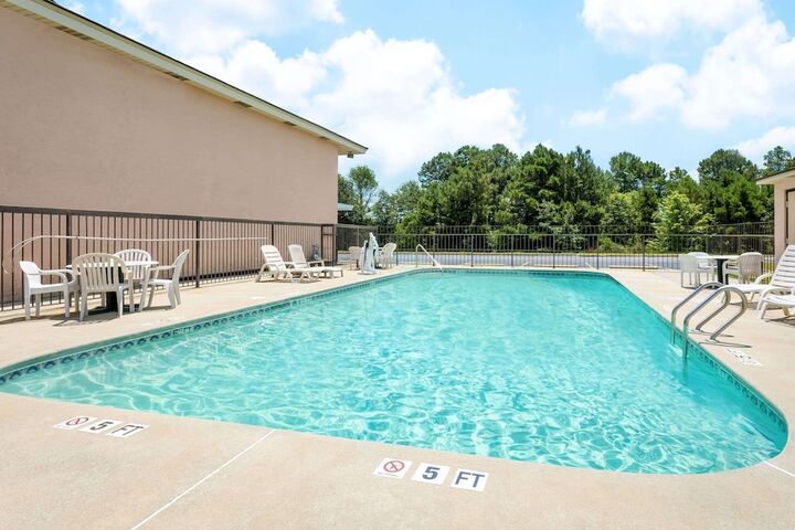 Pool 6 of 24