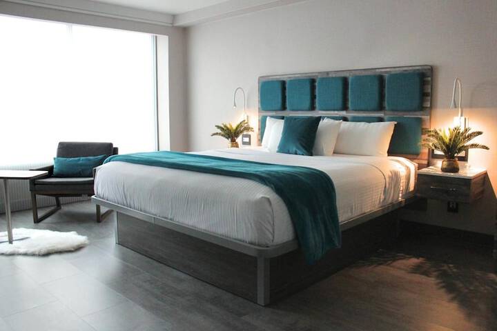 Room 13 of 28