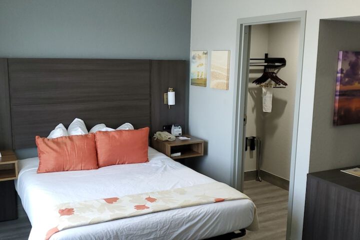 Room 43 of 76