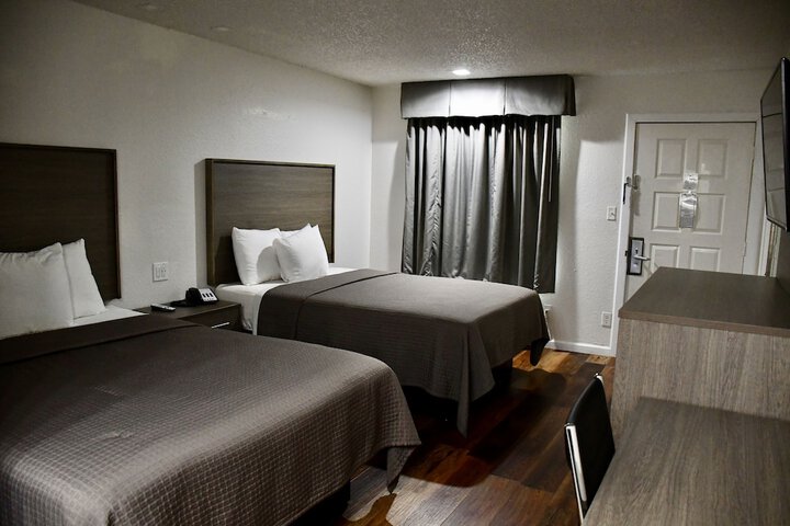 Room 27 of 36
