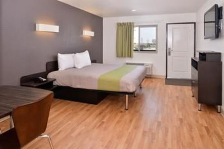 Budget Inn & Suites Commerce