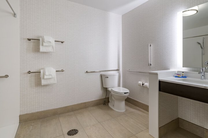 Holiday Inn Express & Suites Carlisle Southwest – I-81 by IHG