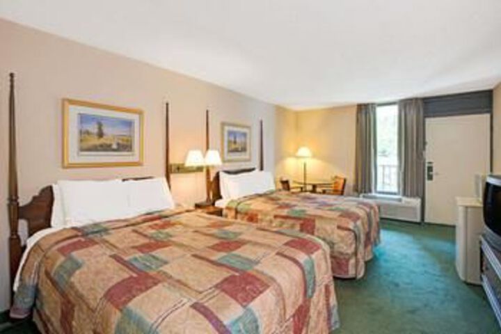 Days Inn by Wyndham Cornelius Lake Norman
