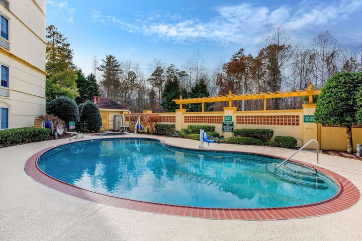 Pool 6 of 30
