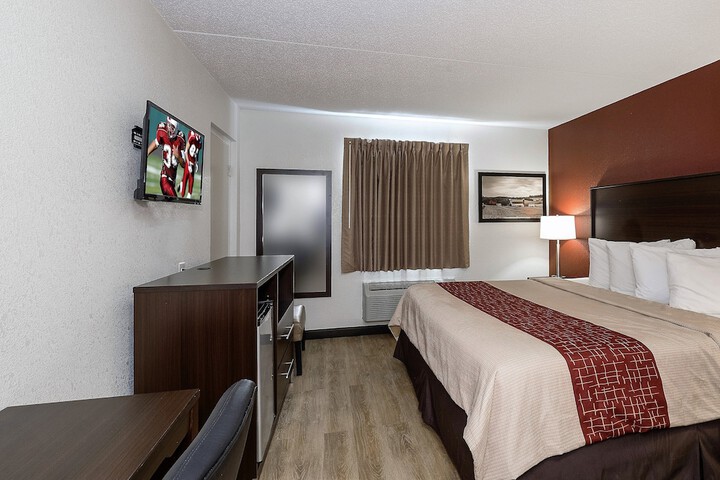 Room 15 of 33