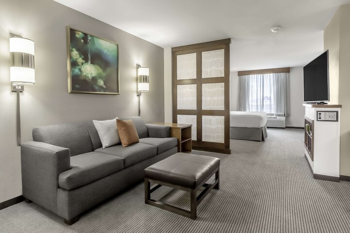 Room 11 of 38